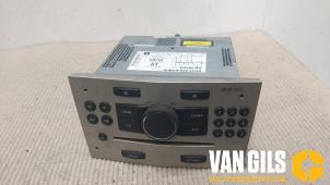 Używane Radioodtwarzacz CD Opel Astra H GTC (L08) 1.6 16V Cena na żądanie oferowane przez Van Gils Automotive