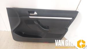 Używane Tapicerka drzwi prawych przednich wersja 4-drzwiowa Volkswagen Golf V Variant (1K5) 1.4 TSI 122 16V Cena na żądanie oferowane przez Van Gils Automotive