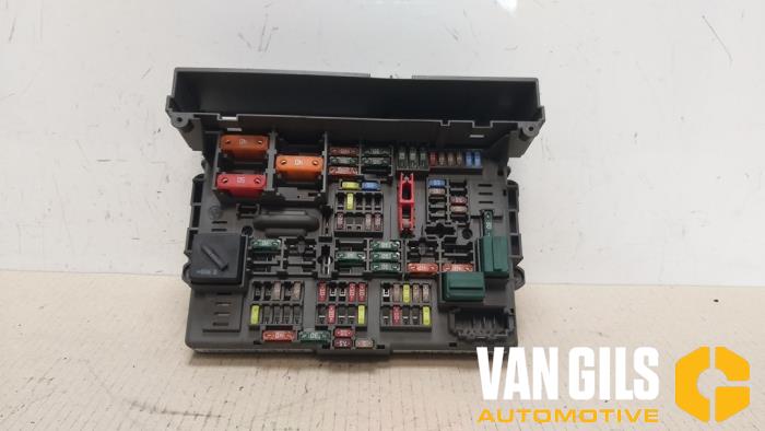 Fuse box from a BMW 1 serie (E87/87N) 116i 1.6 16V 2008