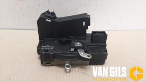 Gebrauchte Türschlossmechanik 2-türig links Opel Vivaro 1.9 DTI 16V Preis € 50,00 Margenregelung angeboten von Van Gils Automotive