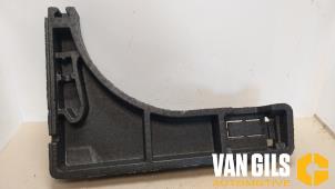 Used Storage compartment Ford Focus 4 1.0 Ti-VCT EcoBoost 12V 125 Price on request offered by Van Gils Automotive
