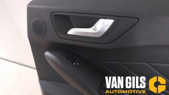 Revêtement portière haut 4portes arrière droite d'un Ford Focus 4 1.0 Ti-VCT EcoBoost 12V 125 2019
