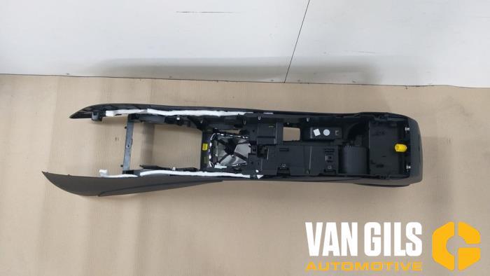Consola central de un Ford Focus 4 1.0 Ti-VCT EcoBoost 12V 125 2019