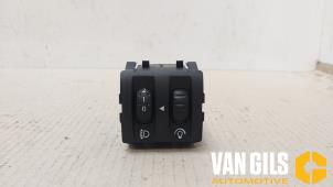 Używane Przelacznik reflektora LHV Renault Twingo II (CN) 1.2 16V Cena € 30,00 Procedura marży oferowane przez Van Gils Automotive