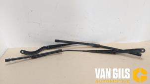 Used Set of wiper blades Alfa Romeo MiTo (955) 1.3 JTDm 16V Eco Price on request offered by Van Gils Automotive