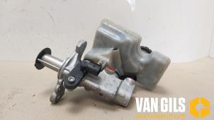 Używane Glówny cylinder hamulcowy Volkswagen Touran (5T1) Cena na żądanie oferowane przez Van Gils Automotive