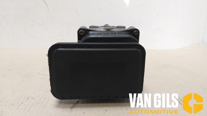 Używane Pompa ABS Honda Stream I (RN) 1.7 16V VTEC Cena € 25,00 Procedura marży oferowane przez Van Gils Automotive