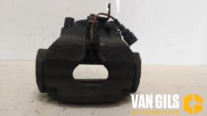 Used Front brake calliper, left Volkswagen Multivan T5 (7E/7HC/7HF/7HM) 2.5 TDi Price € 43,00 Margin scheme offered by Van Gils Automotive