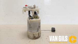 Used Electric fuel pump Renault Scénic II (JM) 1.6 16V Price € 60,00 Margin scheme offered by Van Gils Automotive