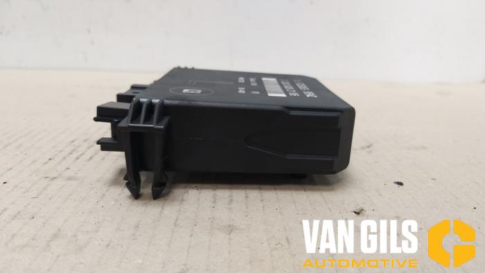 Central door locking module from a Mercedes-Benz C Combi (S203) 2.7 C-270 CDI 20V 2003