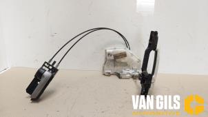 Gebrauchte Türschlossmechanik 4-türig rechts vorne Opel Agila (B) 1.2 16V Preis auf Anfrage angeboten von Van Gils Automotive
