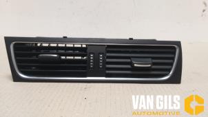 Used Dashboard vent Audi A4 Avant (B8) 2.0 TFSI 16V Price € 44,00 Margin scheme offered by Van Gils Automotive