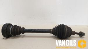 Used Front drive shaft, left Volkswagen Transporter T4 1.9 TD Price € 74,99 Margin scheme offered by Van Gils Automotive