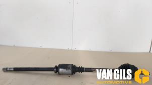 Used Front drive shaft, right Renault Master III (FD/HD) 2.5 dCi 16V Price € 74,99 Margin scheme offered by Van Gils Automotive