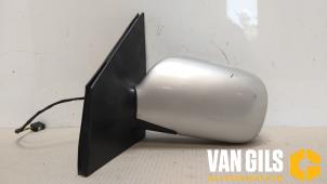 Używane Lusterko zewnetrzne lewe Toyota Yaris (P1) 1.3 16V VVT-i Cena € 50,00 Procedura marży oferowane przez Van Gils Automotive