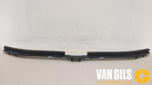 Used Bonnet rubber BMW 5 serie (E60) 530d 24V Price on request offered by Van Gils Automotive