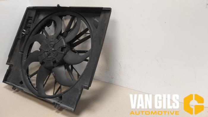 Cooling fans from a BMW 5 serie (E60) 530d 24V 2003