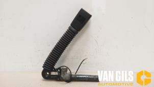 Used Front seatbelt buckle, right BMW 5 serie (E60) 530d 24V Price € 40,00 Margin scheme offered by Van Gils Automotive