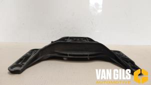 Used Gearbox mount BMW 5 serie (E60) 530d 24V Price € 40,00 Margin scheme offered by Van Gils Automotive