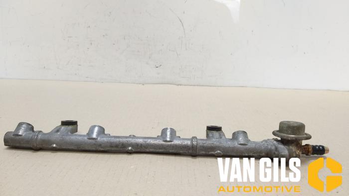 Usagé Système d'injection Toyota Yaris (P1) 1.0 16V VVT-i Prix € 50,00 Règlement à la marge proposé par Van Gils Automotive