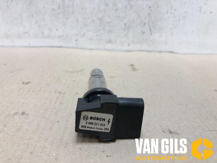 Usados Bobina Volkswagen Polo IV (9N1/2/3) 1.2 12V Precio € 24,99 Norma de margen ofrecido por Van Gils Automotive