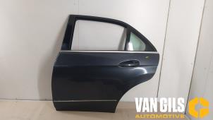 Używane Drzwi lewe tylne wersja 4-drzwiowa Mercedes E (W212) E-200 CGI 16V BlueEfficiency Cena na żądanie oferowane przez Van Gils Automotive