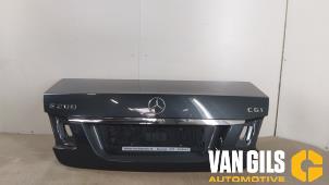 Usados Portón trasero Mercedes E (W212) E-200 CGI 16V BlueEfficiency Precio € 299,99 Norma de margen ofrecido por Van Gils Automotive