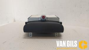 Usagé Affichage navigation Volvo S80 (AR/AS) 2.5 T Turbo 20V Prix € 150,00 Règlement à la marge proposé par Van Gils Automotive