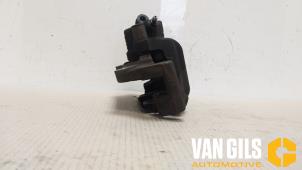 Used Front brake calliper, left BMW 3 serie (F30) 320d 2.0 16V EfficientDynamicsEdition Price on request offered by Van Gils Automotive