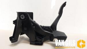 Used Set of pedals Volkswagen Touran (5T1) 2.0 TDI 150 Price on request offered by Van Gils Automotive