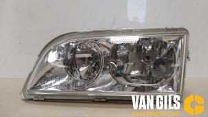 Usagé Optique avant principal gauche Volvo V40 (VW) 2.0 16V Prix € 65,00 Règlement à la marge proposé par Van Gils Automotive