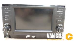 Used Navigation display Volkswagen Touran (5T1) 2.0 TDI 150 Price on request offered by Van Gils Automotive