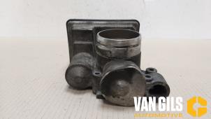 Usados Cuerpo de válvula de mariposa Mercedes A (W168) 1.6 A-160 Precio € 65,00 Norma de margen ofrecido por Van Gils Automotive