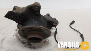 Used Knuckle, front left Renault Scénic III (JZ) 1.5 dCi 110 Price on request offered by Van Gils Automotive