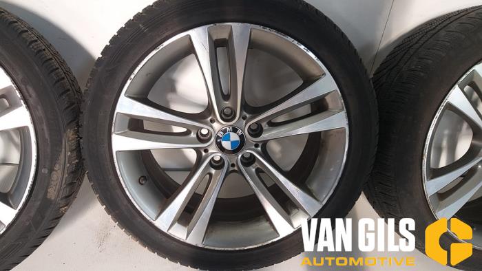 Sportvelgenset + winterbanden d'un BMW 3 serie (F30) 320d 2.0 16V EfficientDynamicsEdition 2015