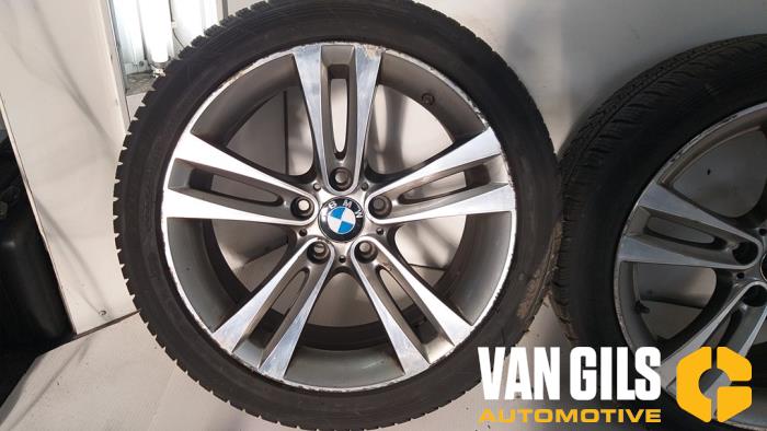 Sportvelgenset + winterbanden d'un BMW 3 serie (F30) 320d 2.0 16V EfficientDynamicsEdition 2015