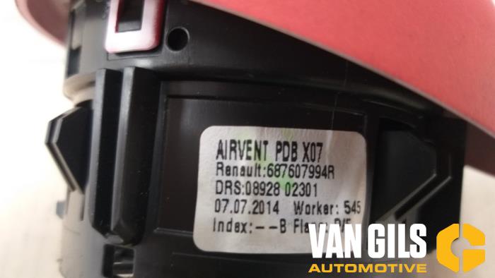 Grille aération tableau de bord d'un Renault Twingo III (AH) 0.9 Energy TCE 90 12V 2014