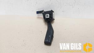 Używane Przelacznik wycieraczki Volkswagen Golf V (1K1) 1.4 16V Cena € 30,00 Procedura marży oferowane przez Van Gils Automotive