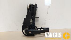 Used Door lock mechanism 4-door, front left Ford Transit Courier 1.0 Ti-VCT EcoBoost 12V Price on request offered by Van Gils Automotive