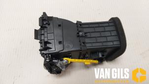 Usados Rejilla de aire de salpicadero Kia Proceed (CD) 1.4 T-GDI 16V Precio € 39,99 Norma de margen ofrecido por Van Gils Automotive