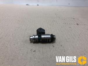 Usados Inyector (inyección de gasolina) Volkswagen Polo III (6N1) 1.6i 75 Precio € 30,00 Norma de margen ofrecido por Van Gils Automotive