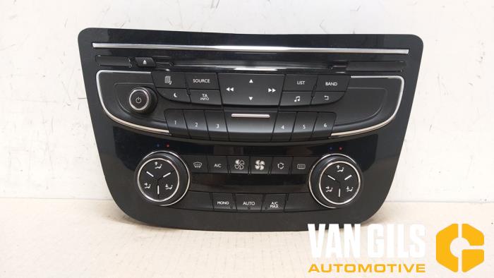Heater control panel from a Peugeot 508 SW (8E/8U) 1.6 HDiF 16V 2013