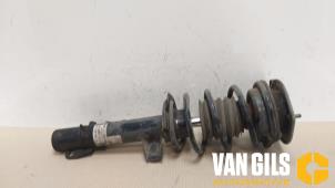 Gebrauchte Stoßdämpferstrebe rechts vorne Mini Mini (R56) 1.6 16V Cooper Preis € 75,00 Margenregelung angeboten von Van Gils Automotive