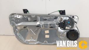 Usagé Mécanique vitre 2portes avant gauche Volkswagen Polo IV (9N1/2/3) 1.4 16V Prix € 50,00 Règlement à la marge proposé par Van Gils Automotive