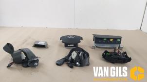 Used Airbag set + module Renault Clio III (BR/CR) 1.5 dCi FAP Price € 250,00 Margin scheme offered by Van Gils Automotive