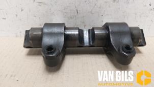 Used Rocker arm Volkswagen Multivan T5 (7E/7HC/7HF/7HM) 2.5 TDi Price on request offered by Van Gils Automotive