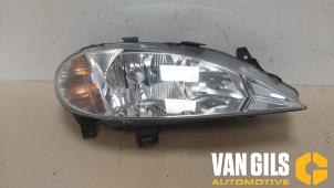 Used Headlight, right Renault Megane (BA/SA) 1.6 16V Price € 65,00 Margin scheme offered by Van Gils Automotive