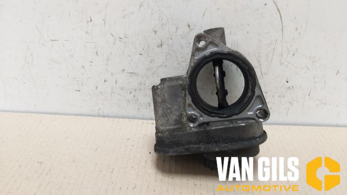 Drosselklappengehäuse van een Volkswagen Golf V (1K1) 2.0 TDI 16V 2004