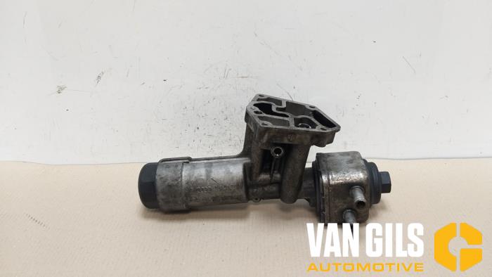 Gebrauchte Ölfiltergehäuse Volkswagen Passat (3B2) 1.9 TDi 115 Preis € 50,00 Margenregelung angeboten von Van Gils Automotive