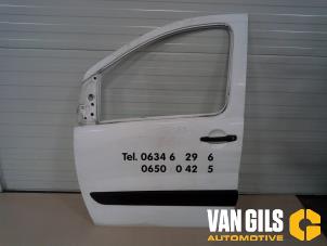 Used Door 4-door, front left Peugeot Expert (G9) 1.6 HDi 90 Price on request offered by Van Gils Automotive